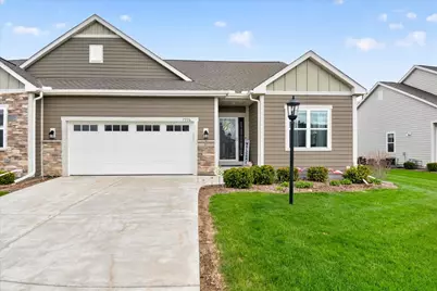 7906 W Park Circle Way, Franklin, WI 53132 - Photo 2