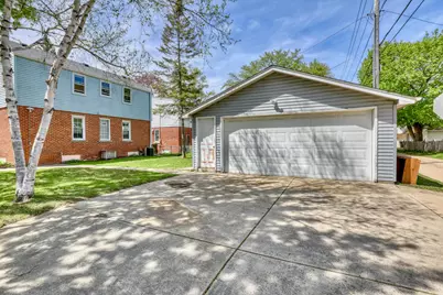 180 E Henry Clay St, Whitefish Bay, WI 53217 - Photo 30
