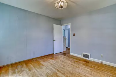 180 E Henry Clay St, Whitefish Bay, WI 53217 - Photo 14