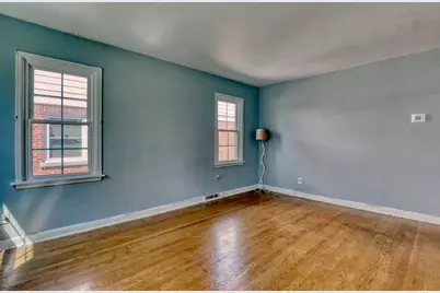 180 E Henry Clay St, Whitefish Bay, WI 53217 - Photo 4