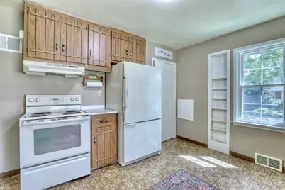 180 E Henry Clay St, Whitefish Bay, WI 53217 - Photo 10