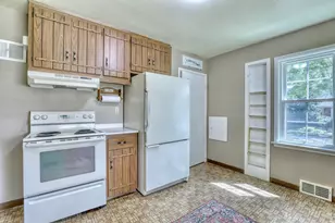 180 E Henry Clay St, Whitefish Bay, WI 53217 - Photo 10