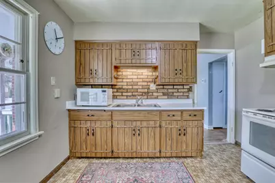 180 E Henry Clay St, Whitefish Bay, WI 53217 - Photo 8