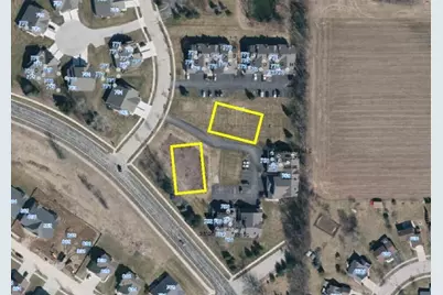 754  Bridlewood Dr #766, Hartford, WI 53027 - Photo 1