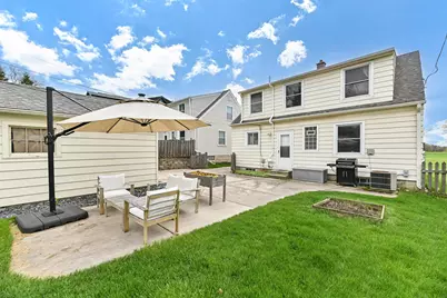 7926 W Wright St, Wauwatosa, WI 53213 - Photo 32