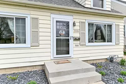 7926 W Wright St, Wauwatosa, WI 53213 - Photo 38