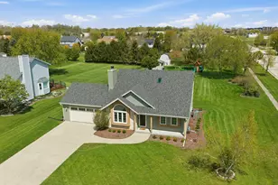 642 Small Farm Rd, Mukwonago, WI 53149 - Photo 4