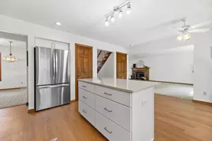 921 E Park Blvd, Oak Creek, WI 53154 - Photo 18