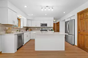 921 E Park Blvd, Oak Creek, WI 53154 - Photo 14