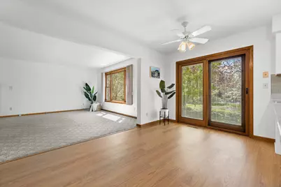 921 E Park Blvd, Oak Creek, WI 53154 - Photo 12