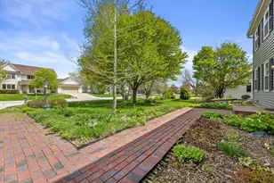 921 E Park Blvd, Oak Creek, WI 53154 - Photo 4