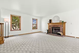 921 E Park Blvd, Oak Creek, WI 53154 - Photo 8