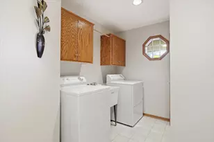 N68W14817 Prudence Dr, Menomonee Falls, WI 53051 - Photo 22