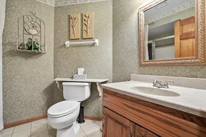 N68W14817  Prudence Dr, Menomonee Falls, WI 53051 - Photo 18