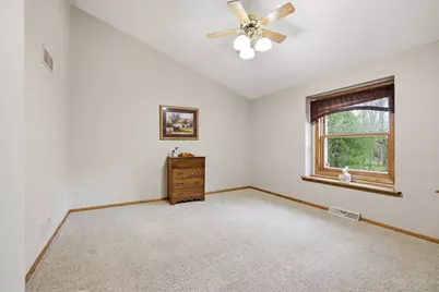 N68W14817  Prudence Dr, Menomonee Falls, WI 53051 - Photo 14