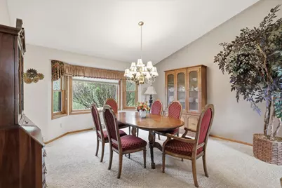 N68W14817  Prudence Dr, Menomonee Falls, WI 53051 - Photo 10