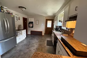 909 S 25th St, Manitowoc, WI 54220 - Photo 8