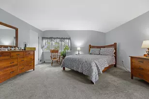 9015 W Cold Spring Rd, Greenfield, WI 53228 - Photo 38