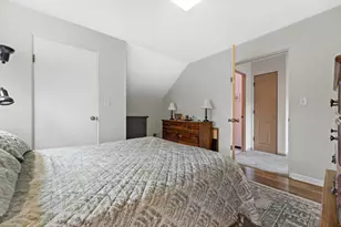 9015 W Cold Spring Rd, Greenfield, WI 53228 - Photo 36