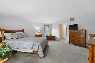 9015 W Cold Spring Rd, Greenfield, WI 53228 - Photo 40