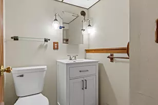 9015 W Cold Spring Rd, Greenfield, WI 53228 - Photo 48