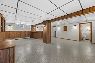 9015 W Cold Spring Rd, Greenfield, WI 53228 - Photo 42