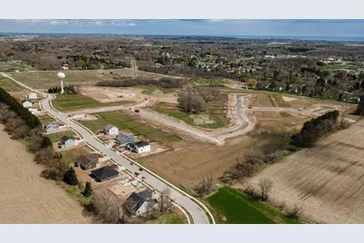 633  Hawks Ridge Rd #Lt5, Grafton, WI 53024 - Photo 6