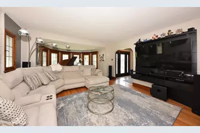 3306 S 14th St, Milwaukee, WI 53215 - Photo 8