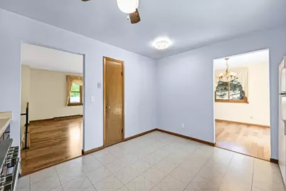 921  Greenwich Dr, Madison, WI 53711 - Photo 14