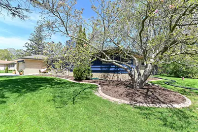 15860  Brookhill Dr, Brookfield, WI 53005 - Photo 4