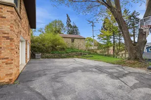 10035 W Highwood Ave, Wauwatosa, WI 53222 - Photo 18