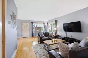 10035 W Highwood Ave, Wauwatosa, WI 53222 - Photo 6