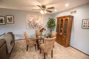 7222 W Mequon Square Dr, Mequon, WI 53092 - Photo 8