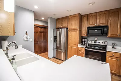 7222 W Mequon Square Dr #2, Mequon, WI 53092 - Photo 28