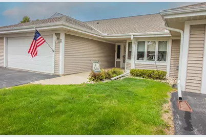 7222 W Mequon Square Dr #2, Mequon, WI 53092 - Photo 1