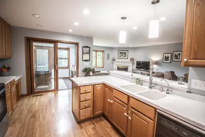 7222 W Mequon Square Dr #2, Mequon, WI 53092 - Photo 4