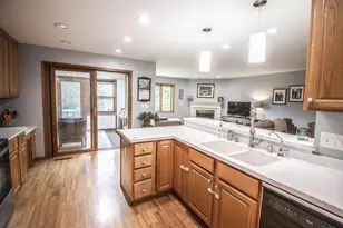 7222 W Mequon Square Dr, Mequon, WI 53092 - Photo 4
