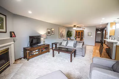 7222 W Mequon Square Dr #2, Mequon, WI 53092 - Photo 6