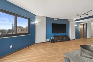 1633 N Prospect Ave, Milwaukee, WI 53202 - Photo 6