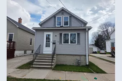 1005  19th St, Two Rivers, WI 54241 - Photo 2