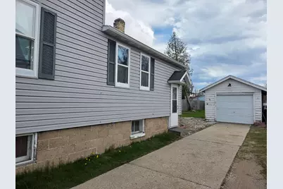 1005  19th St, Two Rivers, WI 54241 - Photo 4