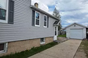 1005 19th St, Two Rivers, WI 54241 - Photo 4