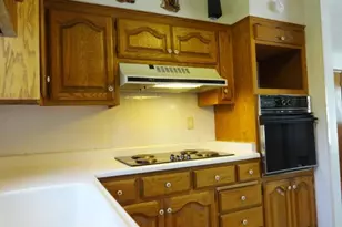615 Rohda Dr, Racine, WI 53185 - Photo 6