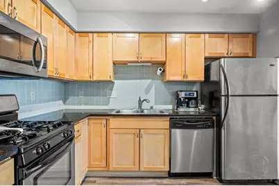 2121 N Cambridge Ave #314, Milwaukee, WI 53202 - Photo 10