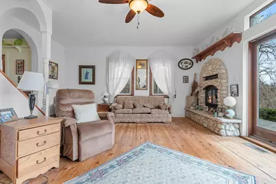 7047 W Custer St, Manitowoc, WI 54220 - Photo 8