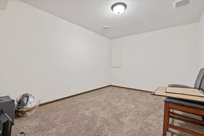 N42W22770  Beacon Ct, Pewaukee, WI 53072 - Photo 40