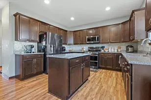 N42W22770 Beacon Ct, Pewaukee, WI 53072 - Photo 4