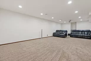 N42W22770 Beacon Ct, Pewaukee, WI 53072 - Photo 38