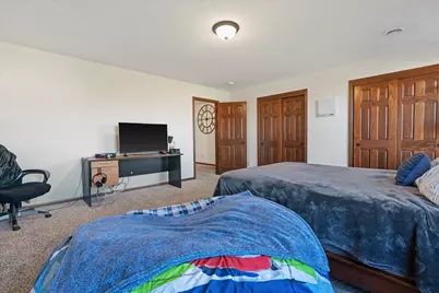 N42W22770  Beacon Ct, Pewaukee, WI 53072 - Photo 24