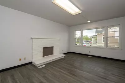 208  Wright St, Waukesha, WI 53186 - Photo 4